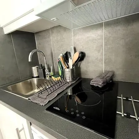Studio Theme Paris * Жантийи